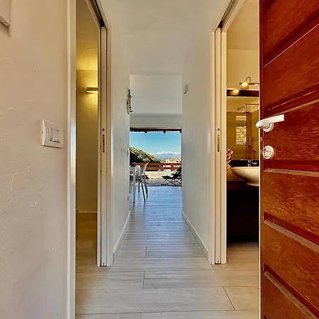 別荘 Renew Terrace F With Swimming Pool 70m From The バージャ・サルディニア