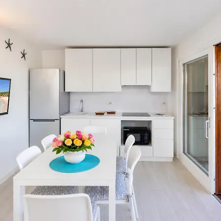 Tatil Evi Renew Terrace F With Swimming Pool 70m From The
