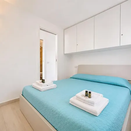Tatil Evi Renew Terrace F With Swimming Pool 70m From The Baja Sardinya